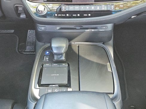 Used 2021 Lexus LS 500 image 19