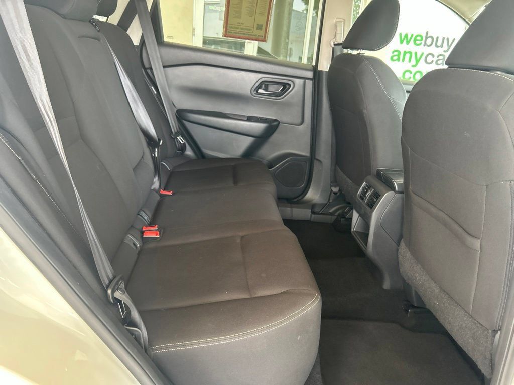 Used 2024 Nissan Rogue S FWD image 24