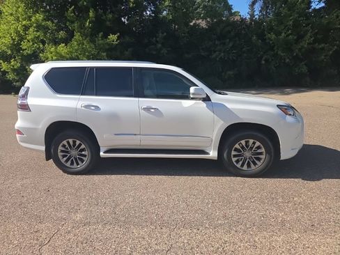 Used 2016 Lexus GX 460 Luxury AWD/4WD image 22
