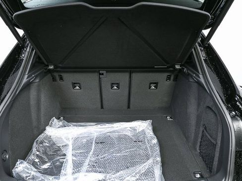 New 2026 Porsche Macan image 29