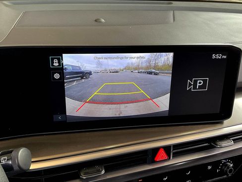 Used 2025 Kia Sorento LX image 14