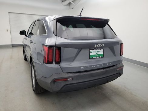Used 2022 Kia Sorento LX FWD image 6