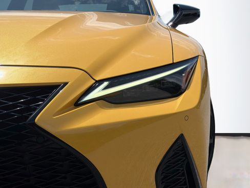 Used 2025 Lexus IS 500 RWD image 9