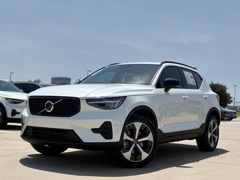 New 2026 Volvo XC40 B4 Core w/ Protection Package Premier image 1