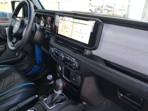 Used 2024 Jeep Wrangler Sport image 10