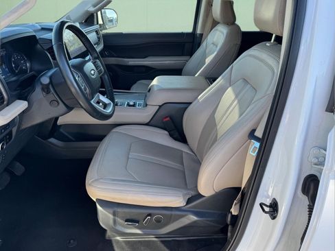 Used 2024 Ford Expedition Max Limited AWD/4WD image 5