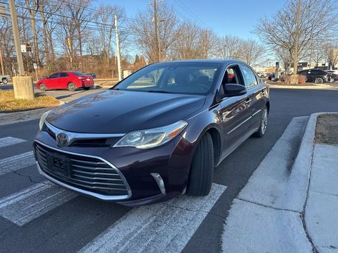 Used 2017 Toyota Avalon XLE image 3