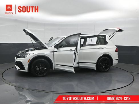 Used 2023 Volkswagen Tiguan SE R-Line FWD image 58