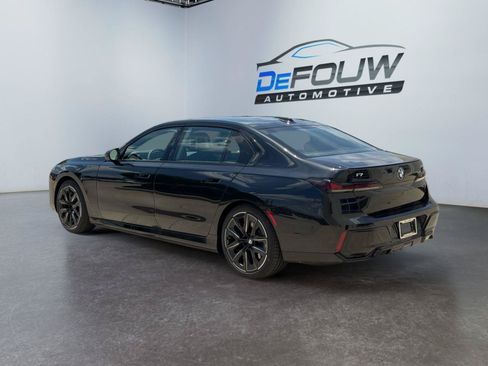 Used 2026 BMW i7 xDrive60 AWD/4WD image 5