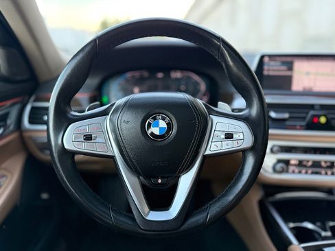 Used 2022 BMW 740i RWD image 29