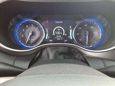 Used 2024 Chrysler Pacifica Touring-L FWD image 22