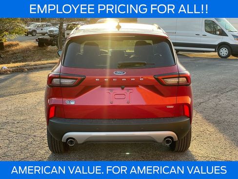 New 2026 Ford Escape SE w/ PHEV Premium Package FWD image 4