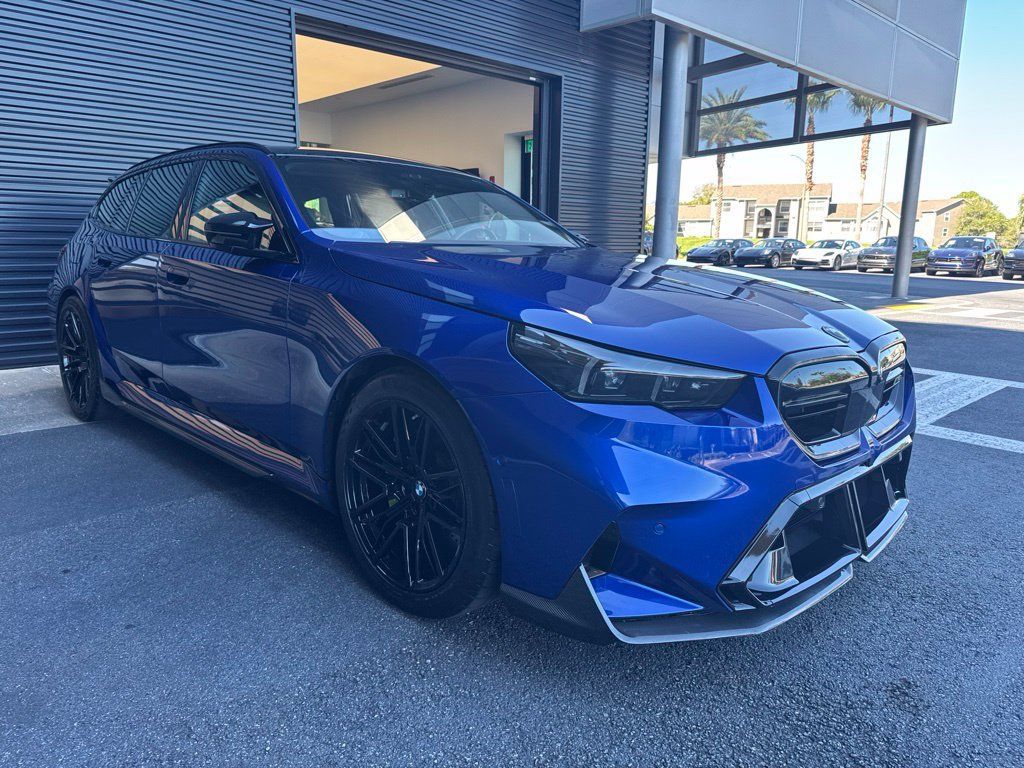 Used 2026 BMW M5 Touring AWD/4WD image 5
