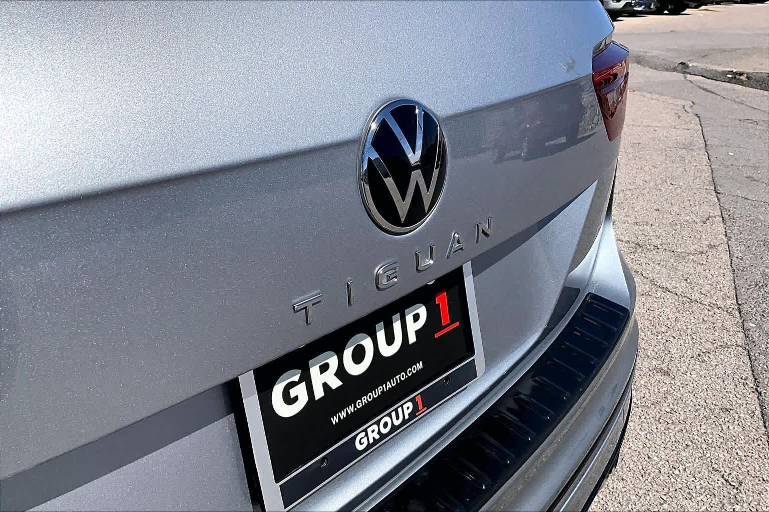 Used 2024 Volkswagen Tiguan SE R-Line FWD image 10