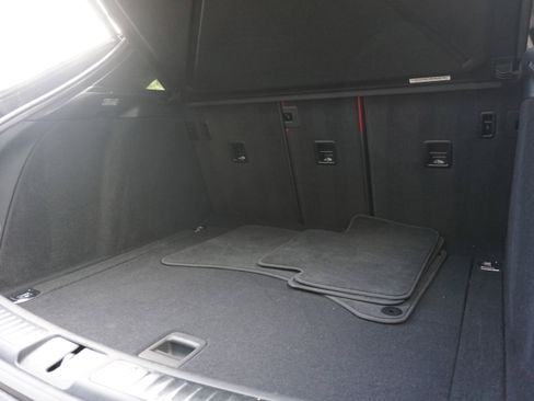 Certified 2023 Porsche Macan S AWD/4WD image 29