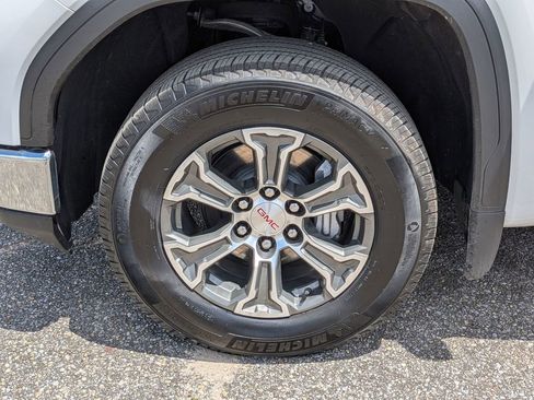 Used 2026 GMC Sierra 1500 SLT image 11