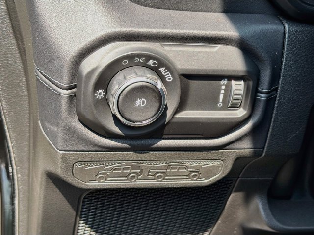 New 2026 Jeep Wrangler Unlimited Sahara AWD/4WD image 10