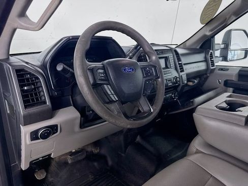 Used 2018 Ford F250 XL w/ Power Equipment Group AWD/4WD image 9