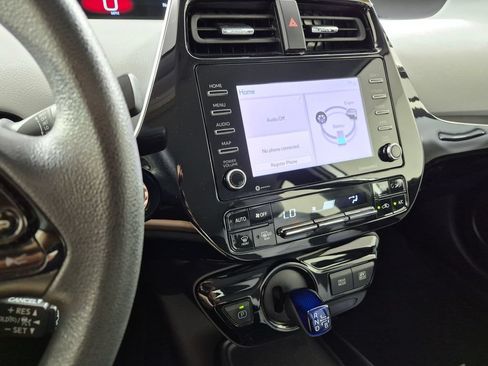 Used 2022 Toyota Prius LE FWD image 18