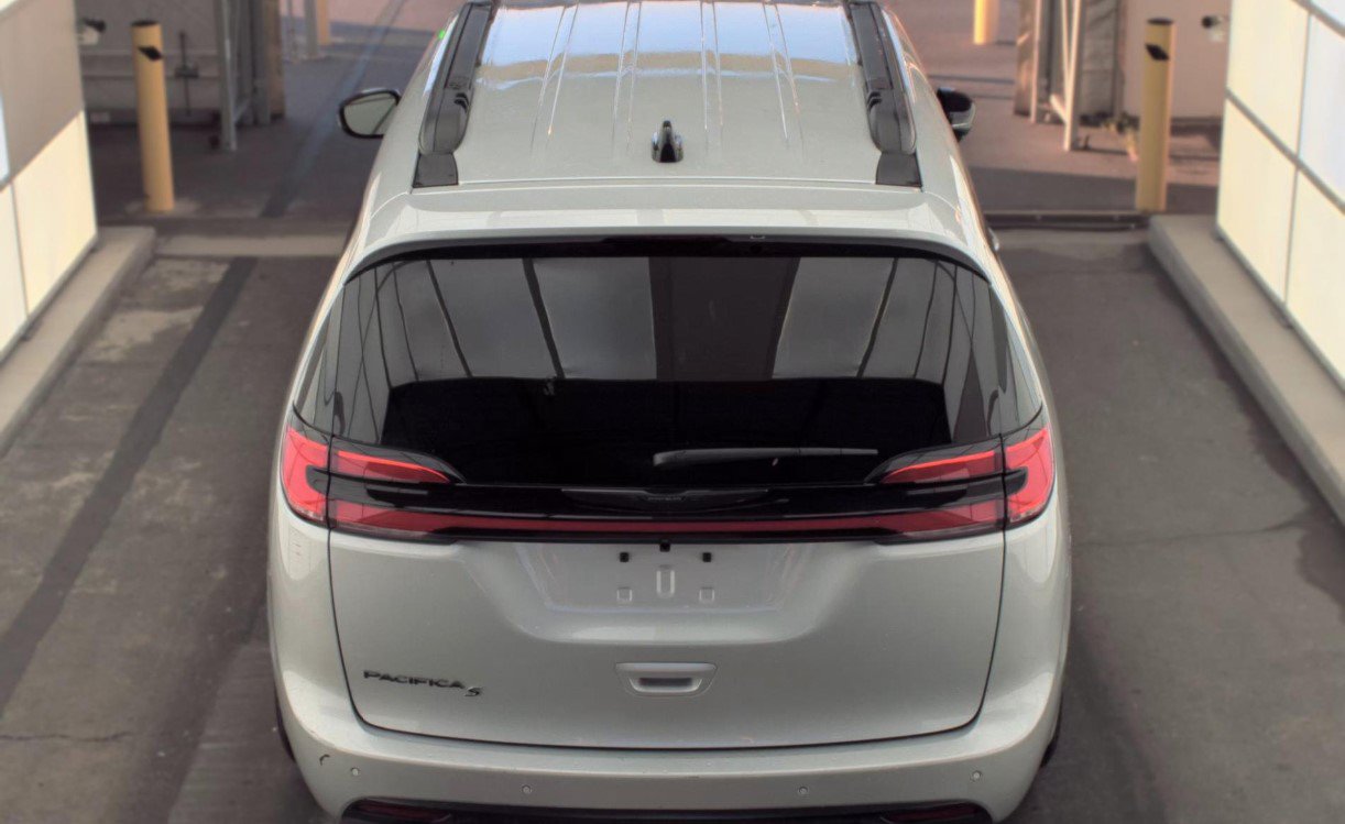 Used 2026 Chrysler Pacifica Select w/ S Appearance Package FWD image 5