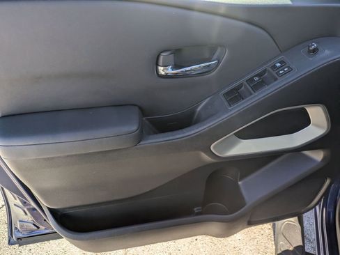 Used 2022 Nissan Frontier SV w/ Graphics Package image 8