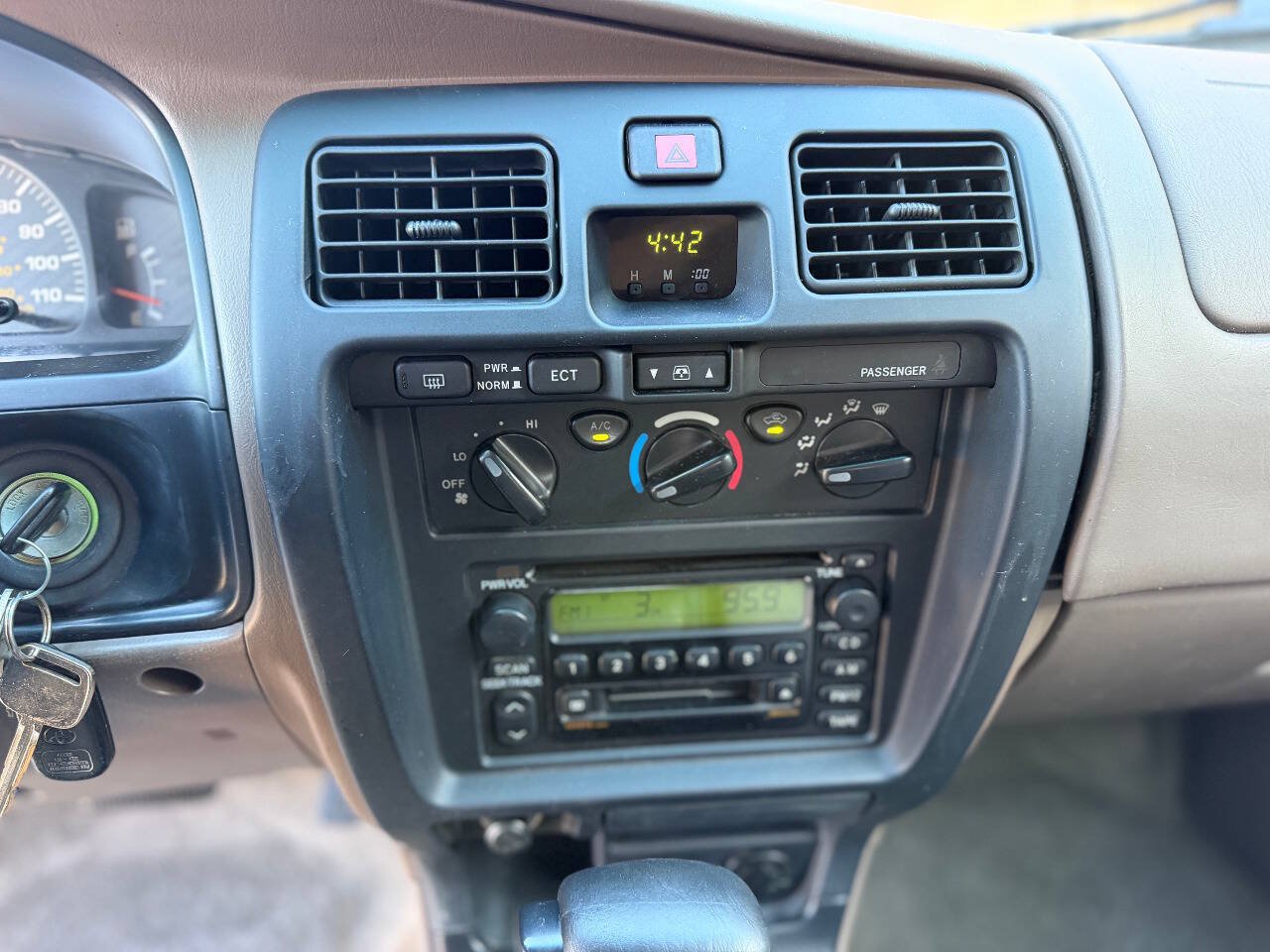 Used 2002 Toyota 4Runner SR5 w/ Upgrade Value Pkg 2 RWD image 22