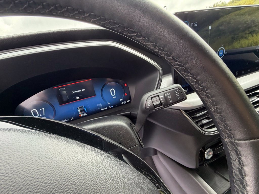 Certified 2025 Ford Escape Platinum AWD/4WD image 43