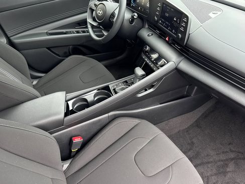 Used 2026 Hyundai Elantra SEL Sport FWD image 18
