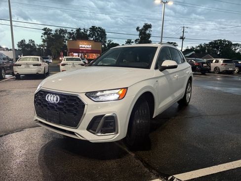 Used 2023 Audi Q5 2.0T Premium Plus AWD/4WD image 2