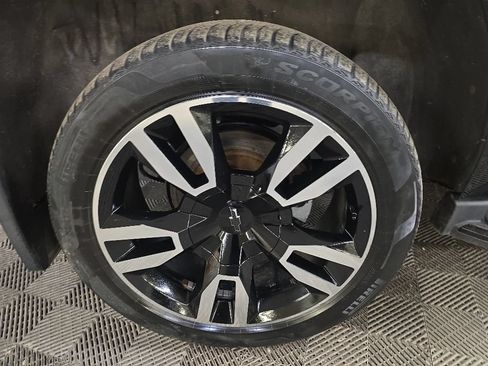 Used 2018 Chevrolet Tahoe Premier AWD/4WD image 15