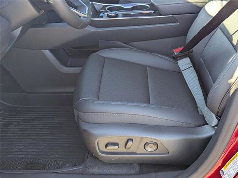 New 2026 Chevrolet Equinox LT w/ Convenience Package II FWD image 4