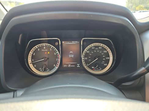 Used 2018 Nissan Titan SV AWD/4WD image 20