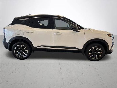 Certified 2025 Nissan Kicks SR FWD image 7
