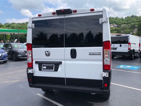 Used 2025 RAM ProMaster 2500 w/ U-Haul Equipment Group FWD image 5