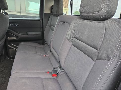 Used 2022 Nissan Frontier SV w/ Technology Package RWD image 14