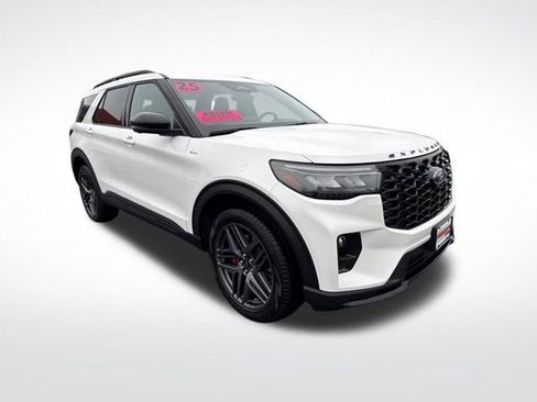 Used 2025 Ford Explorer ST-Line w/ ST-Line Street Pack image 7