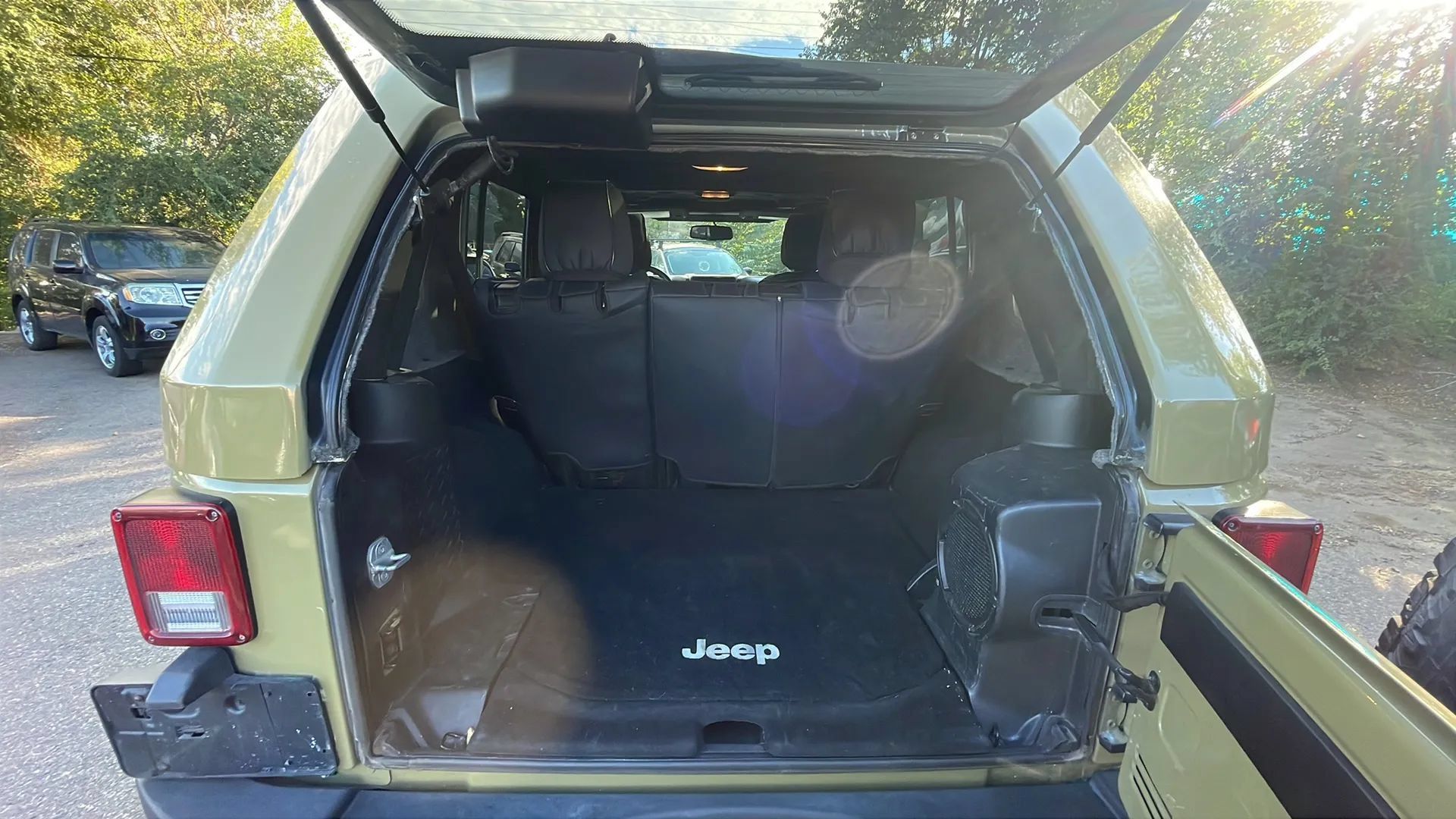 Used 2013 Jeep Wrangler Unlimited Sport AWD/4WD image 20