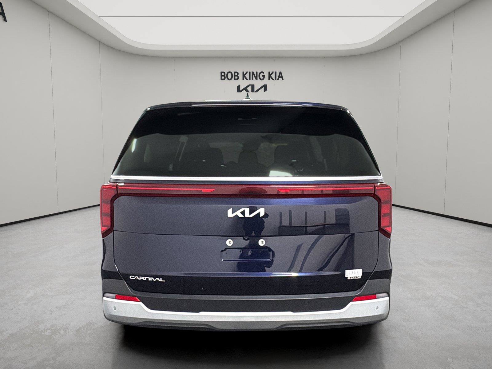 Used 2026 Kia Carnival LXS FWD image 4