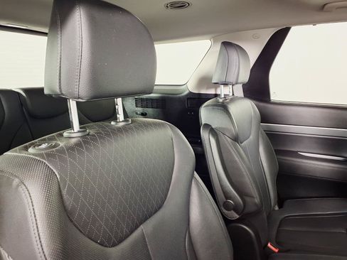 Used 2022 Hyundai Palisade SEL w/ Premium Package FWD image 12