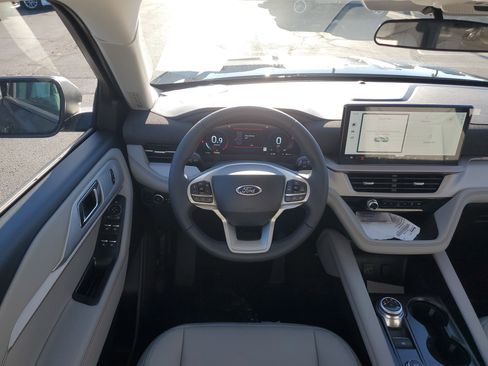 New 2026 Ford Explorer Active image 14