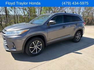 Used 2018 Toyota Highlander XLE video 1