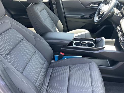 Used 2025 Chevrolet Equinox LT FWD image 27