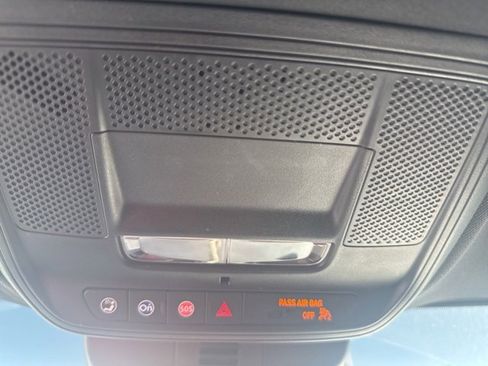 Used 2024 Chevrolet Traverse Z71 image 28