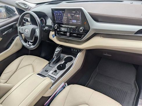 Used 2021 Toyota Highlander Platinum image 27
