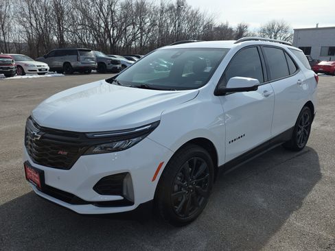 Used 2024 Chevrolet Equinox RS w/ RS Leather Package image 5