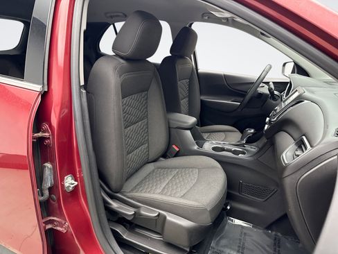 Used 2018 Chevrolet Equinox LT image 16