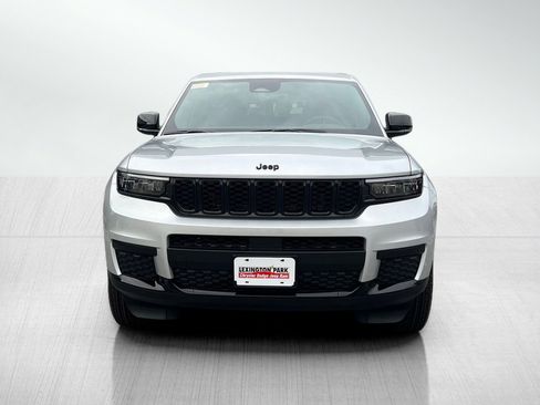 New 2025 Jeep Grand Cherokee L Altitude image 5