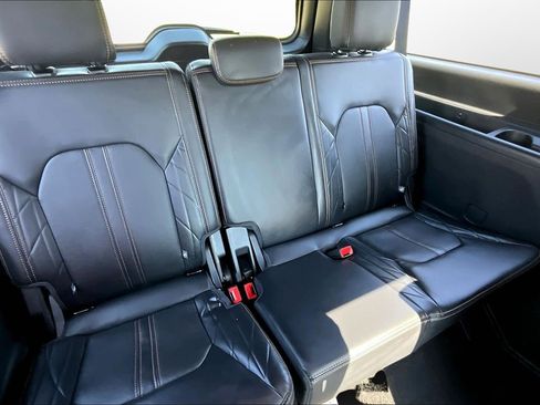 Used 2024 Ford Expedition Max Platinum image 19