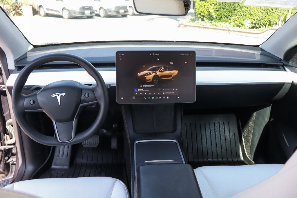 Used 2025 Tesla Model Y Long Range RWD image 20