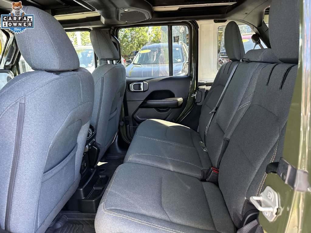 Used 2024 Jeep Wrangler Unlimited Sahara w/ Technology Group AWD/4WD image 10